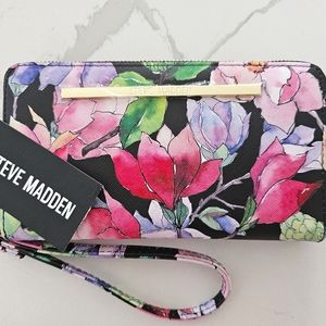 NWT Steve Madden Zip around Wallet with Removable Strap